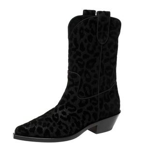 Authentic Dolce & Gabbana sparkly velvet leopard cowboy boots. 🖤
